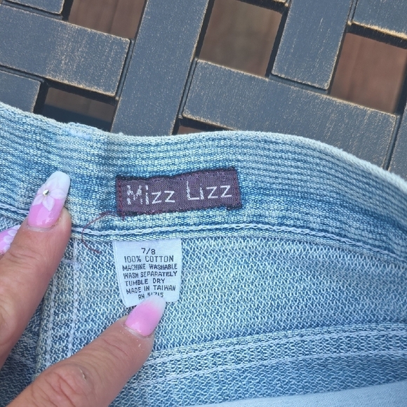 Women's Classic Light Blue Straight Jeans - Picture 2 of 8